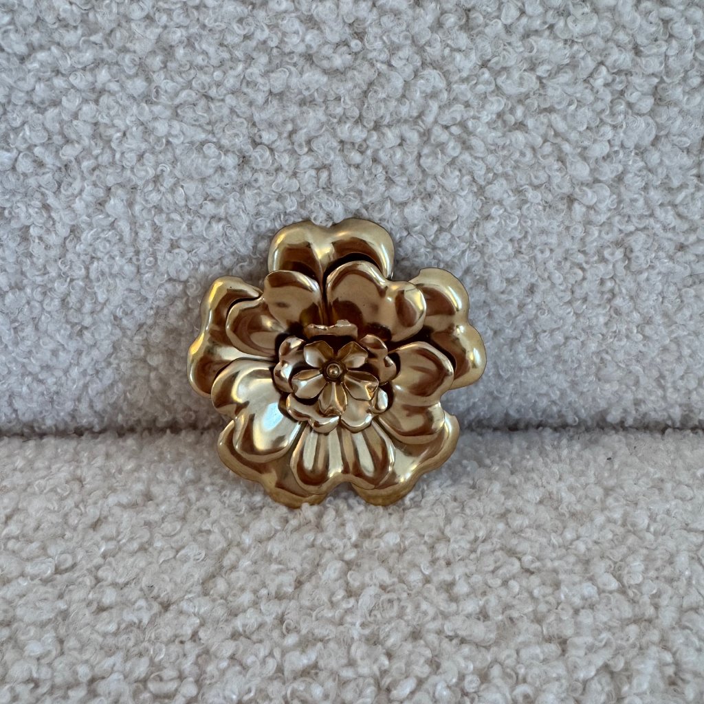 Vintage Club Monaco Flower Charm